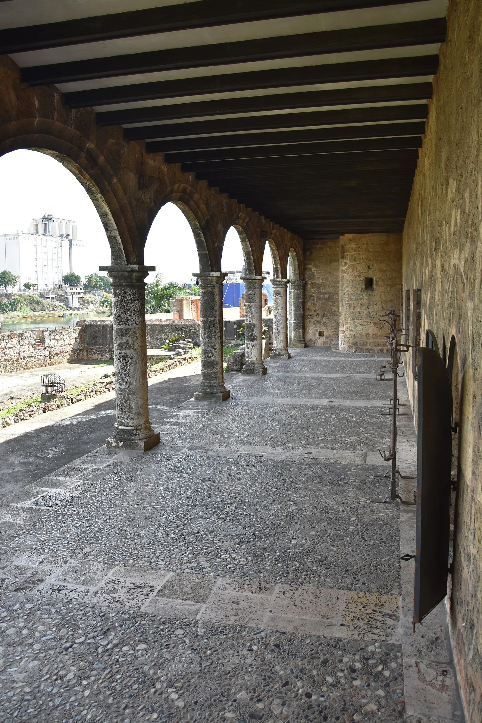 The arcaded gallery of the Alcázar de Colón