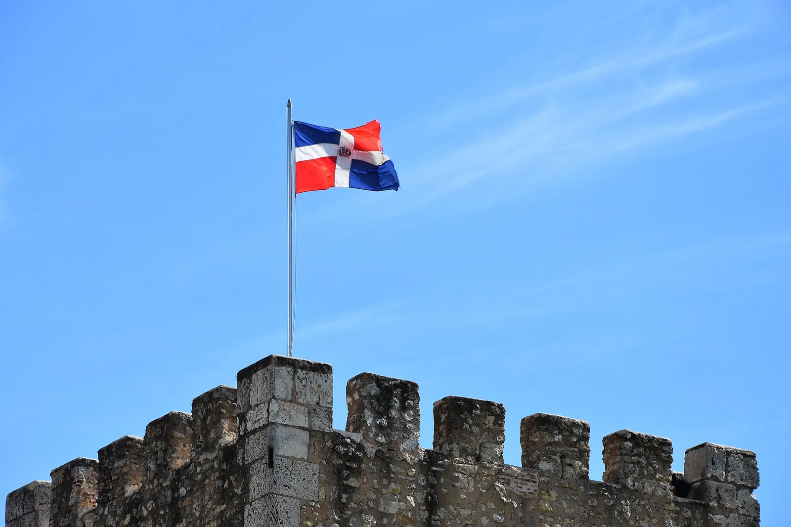 Battlements of the Fortaleza Ozama with the Dominican flag