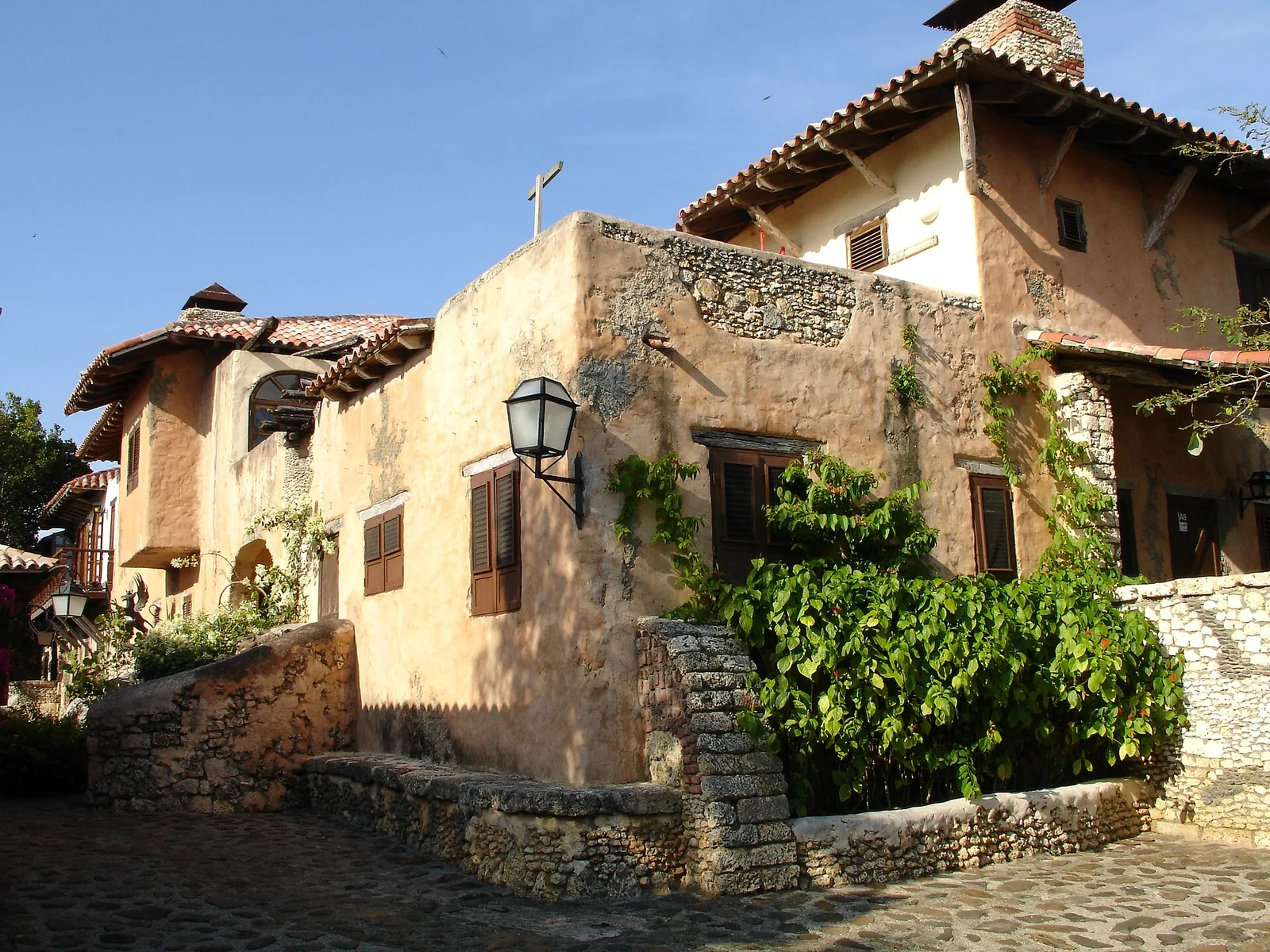 Stone houses and a lantern in Altos de Chavón