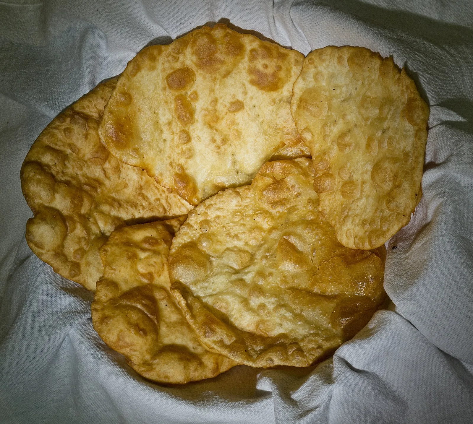 Yaniqueques, fried dough sold at Dominican beaches