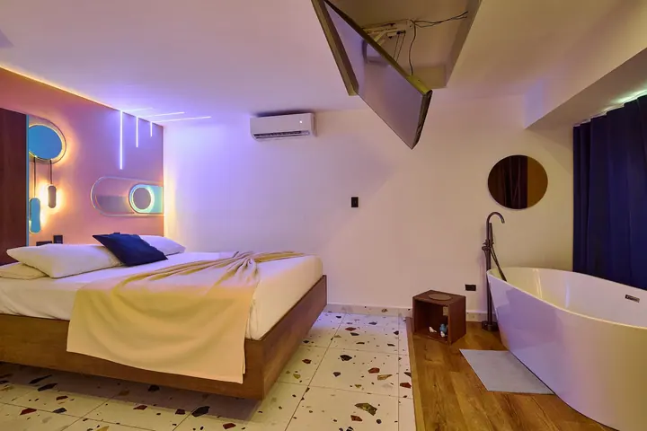 Calm ocean-view studio with a bathtub: photo 18