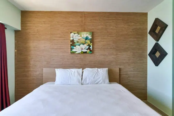 Colourful one-bedroom with an ocean view: photo 11