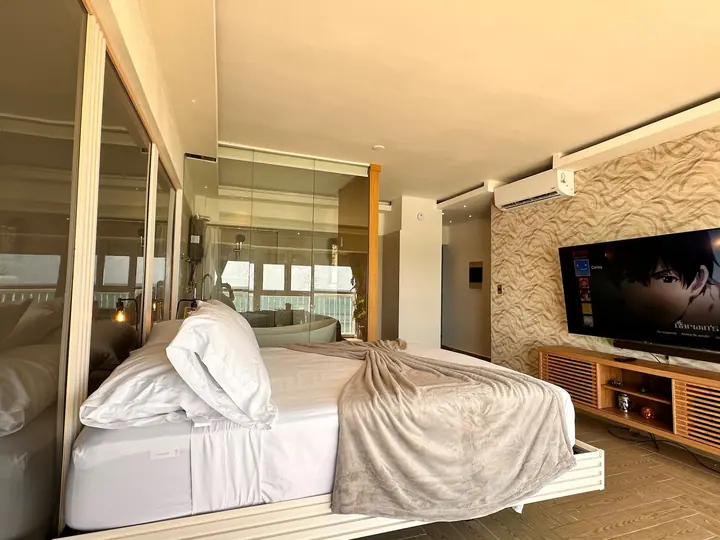Comfortable studio with a bathtub and a sea view: photo 2
