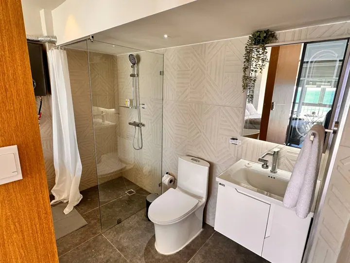 Comfortable studio with a bathtub and a sea view: photo 13