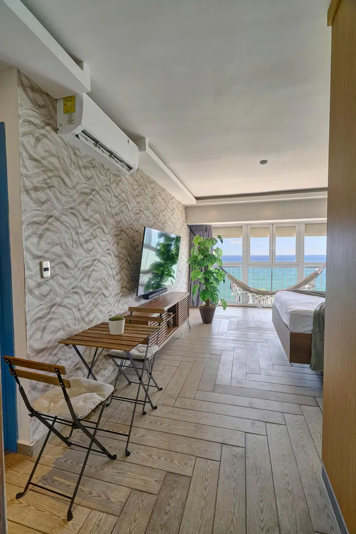Comfortable studio with a bathtub and a sea view: photo 25