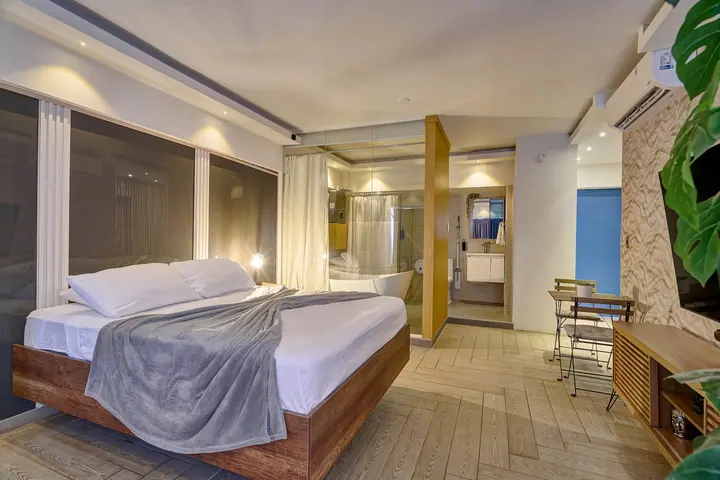 Comfortable studio with a bathtub and a sea view: photo 28
