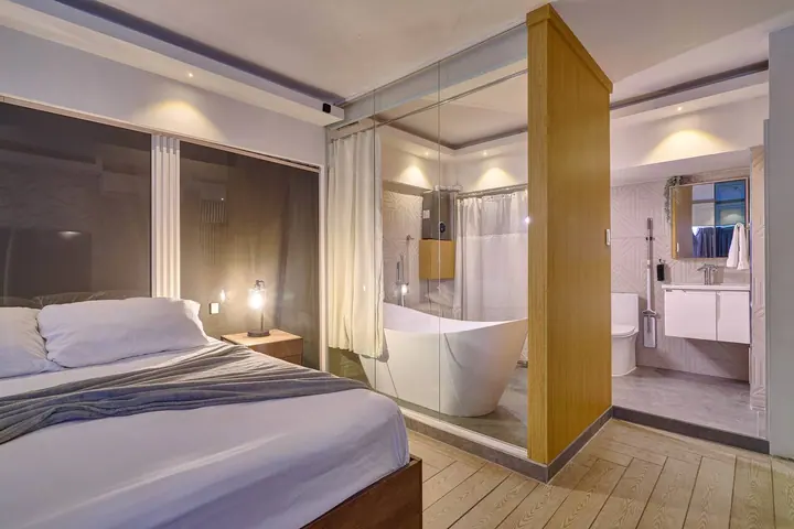 Comfortable studio with a bathtub and a sea view: photo 30