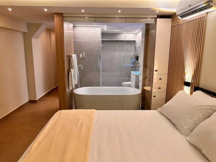Cosy ocean-view suite with a hot tub: photo 2