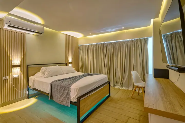 Cosy ocean-view suite with a hot tub: photo 9