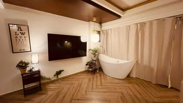 Elegant ocean-view studio with a bathtub: photo 11
