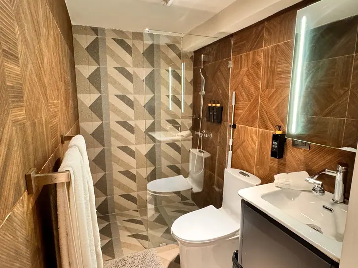 Elegant ocean-view studio with a bathtub: photo 12