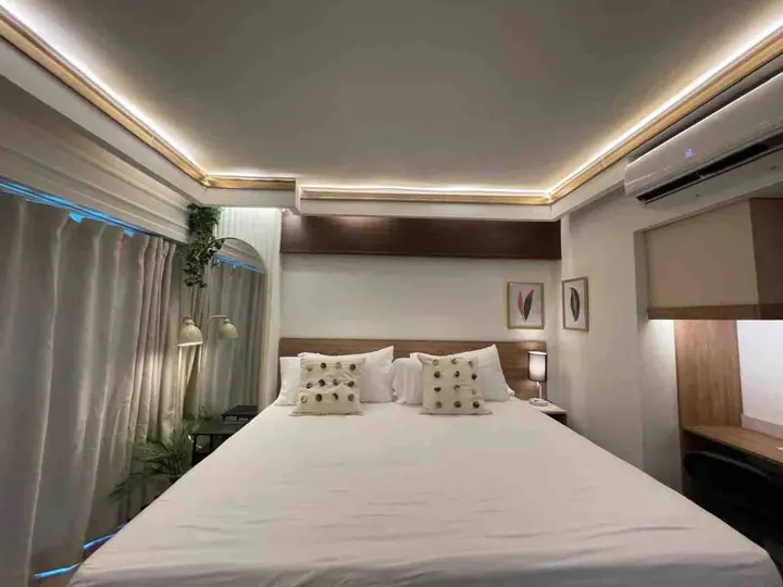 Elegant ocean-view studio with a bathtub: photo 17