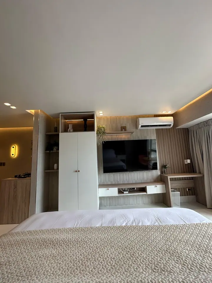 Elegant studio with a bathtub facing the sea: photo 6