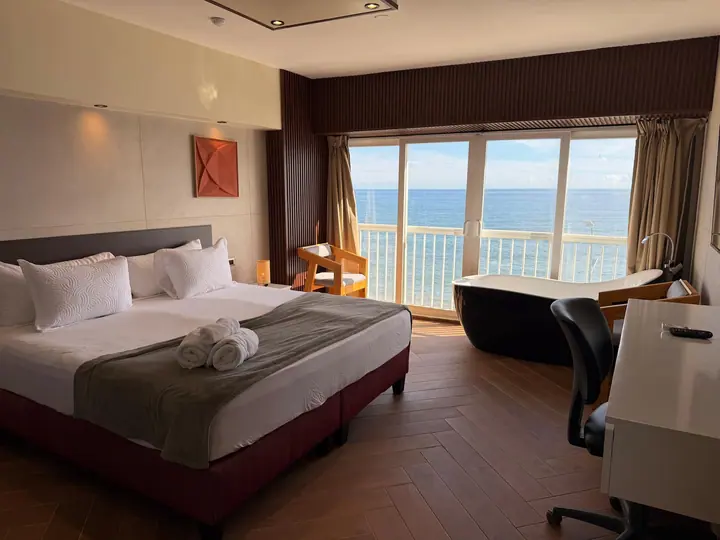 Elegant studio with a sea view: photo 10