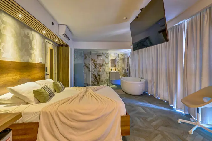 Loft with a bathtub and an ocean view: photo 24