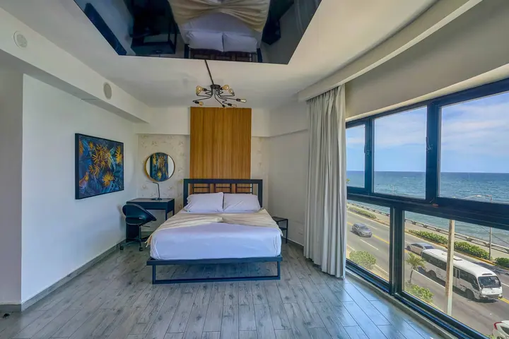 Minimalist ocean-view loft with a tub: photo 21