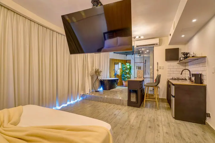 Minimalist ocean-view loft with a tub: photo 28