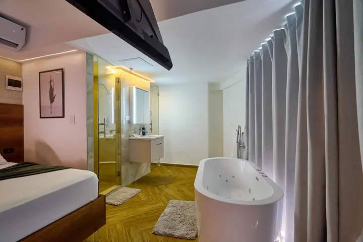 Ocean-view loft with a jacuzzi: photo 6