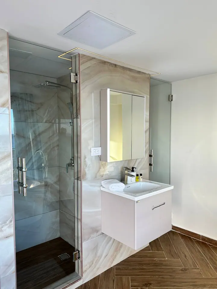 Ocean-view loft with a jacuzzi: photo 9