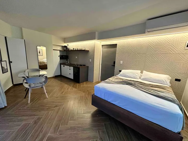 Ocean-view loft with a jacuzzi: photo 13