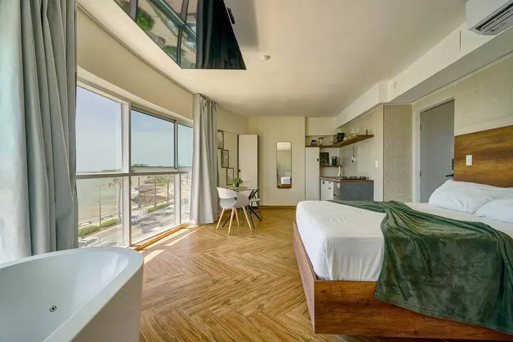 Ocean-view loft with a jacuzzi: photo 27