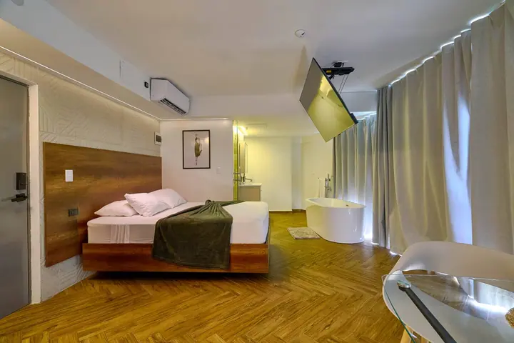 Ocean-view loft with a jacuzzi: photo 33