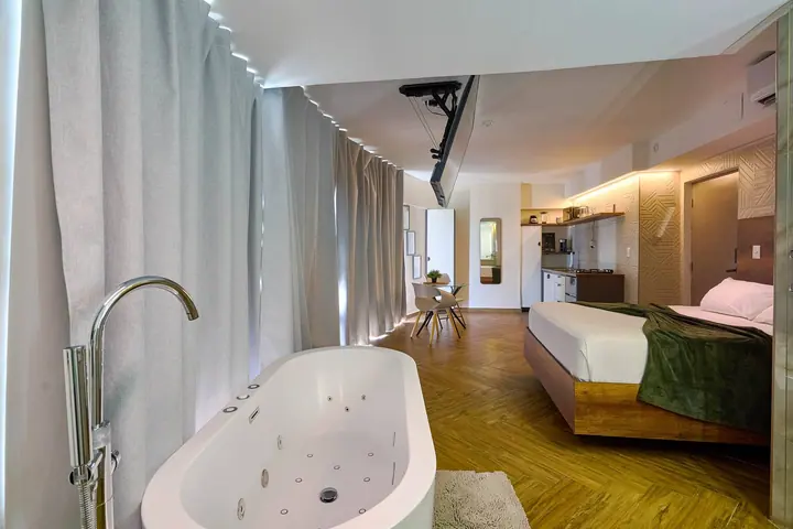 Ocean-view loft with a jacuzzi: photo 34