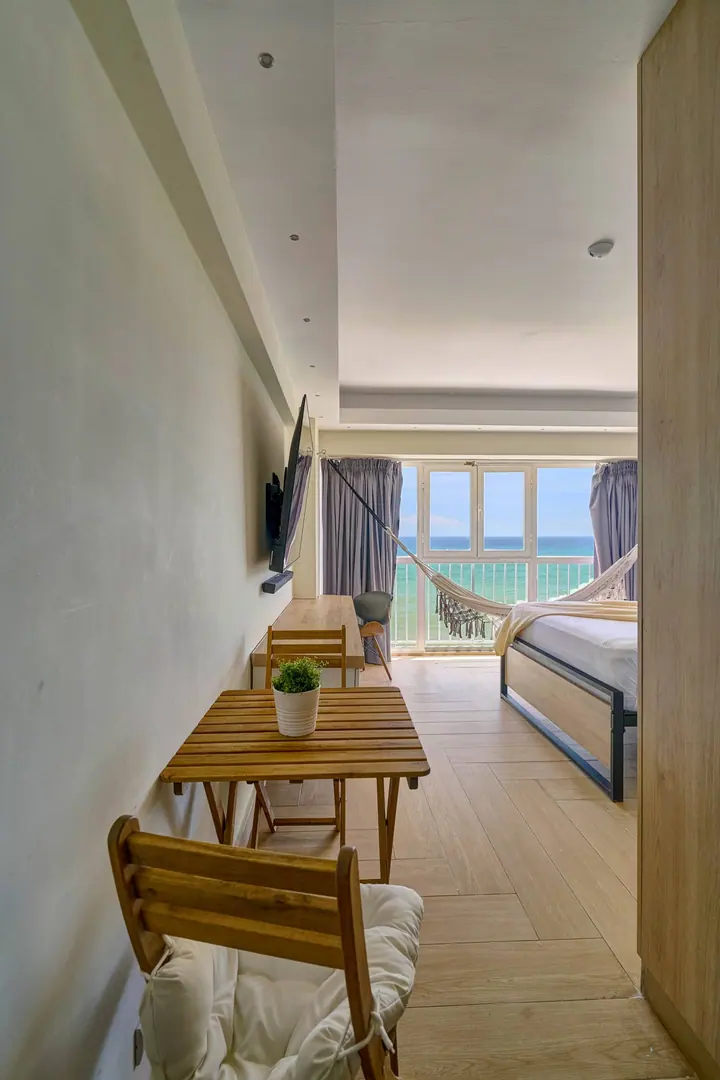 Ocean-view suite with a jacuzzi: main photo