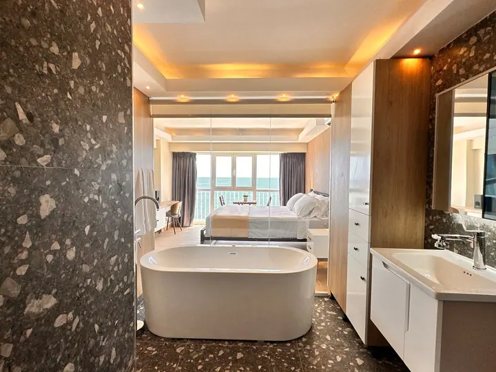 Ocean-view suite with a jacuzzi: photo 6