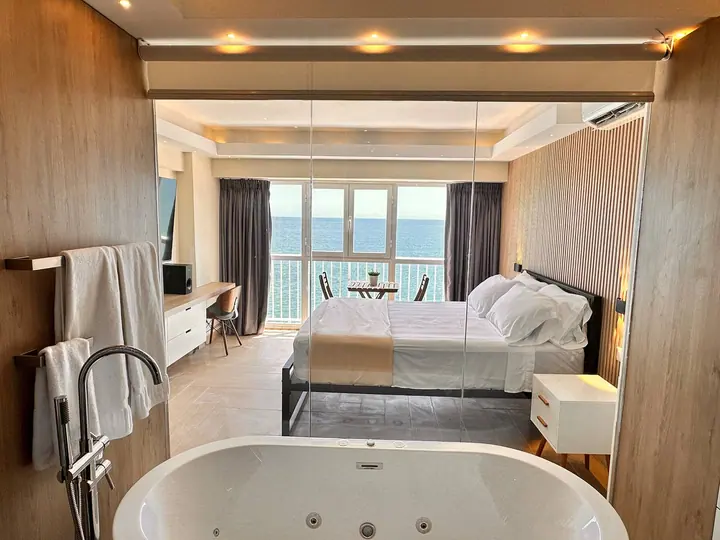 Ocean-view suite with a jacuzzi: photo 8