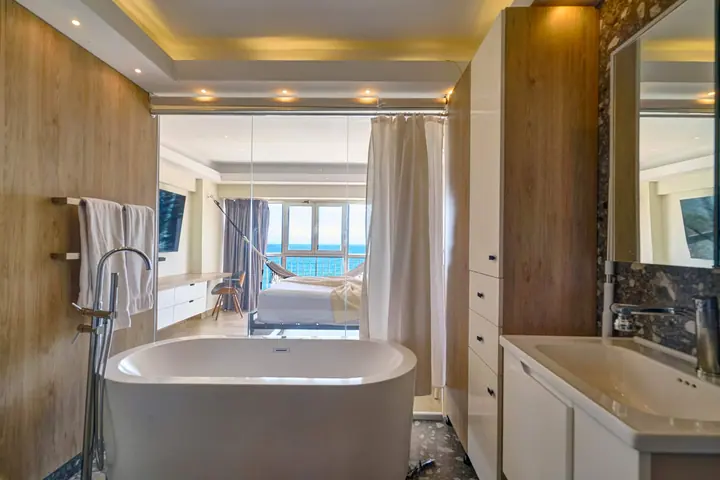 Ocean-view suite with a jacuzzi: photo 19