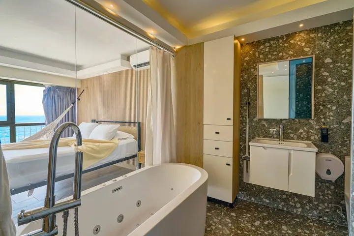 Ocean-view suite with a jacuzzi: photo 20