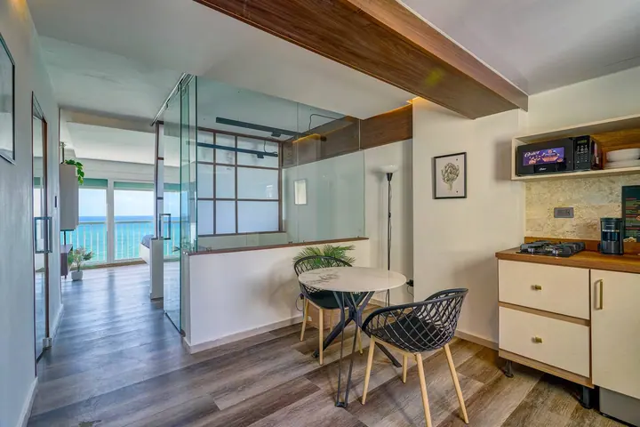One-bedroom penthouse with an ocean view: photo 33