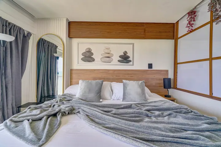 One-bedroom penthouse with an ocean view: photo 34