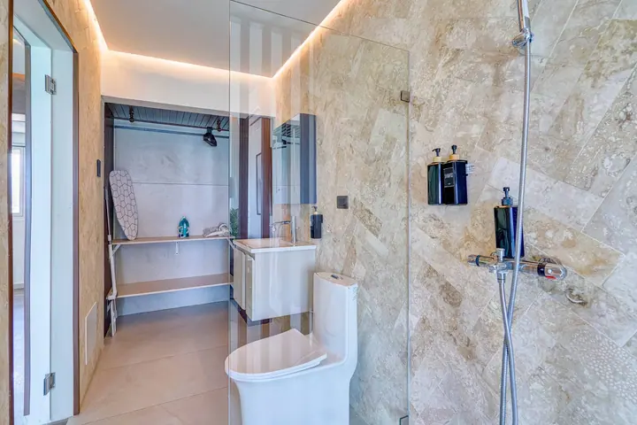 One-bedroom penthouse with an ocean view: photo 35