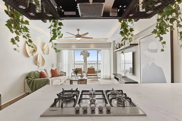 One-bedroom with a workspace and a sea view: photo 7