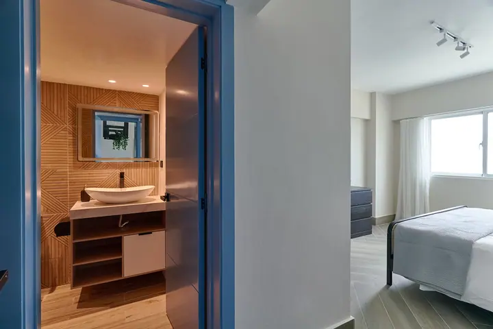 One-bedroom with a workspace and a sea view: photo 9
