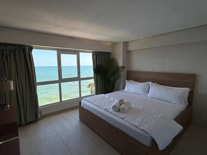 Quiet seafront studio: photo 12