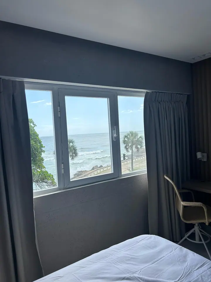 Sea-view studio with a workspace: photo 12