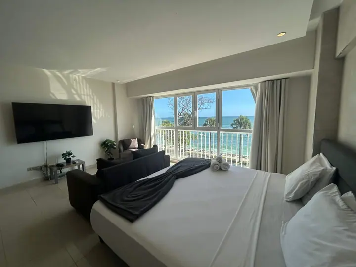 Studio with a wide sea view: main photo