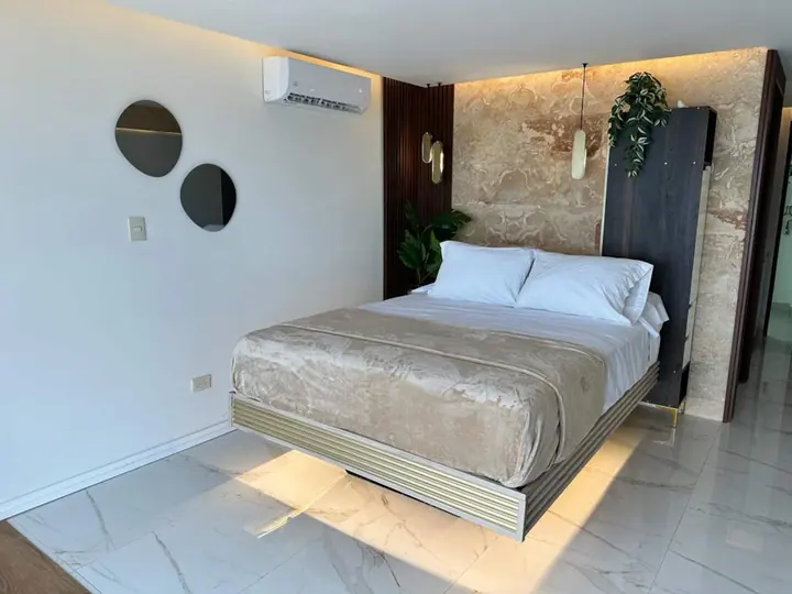 Stylish ocean-view studio with a bathtub: photo 2