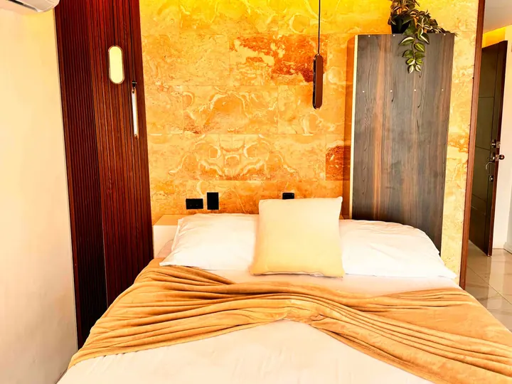 Stylish ocean-view studio with a bathtub: photo 3