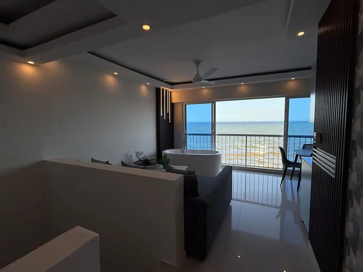 Whole apartment looking over the Caribbean: photo 10